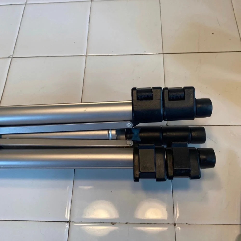 Camera tripod